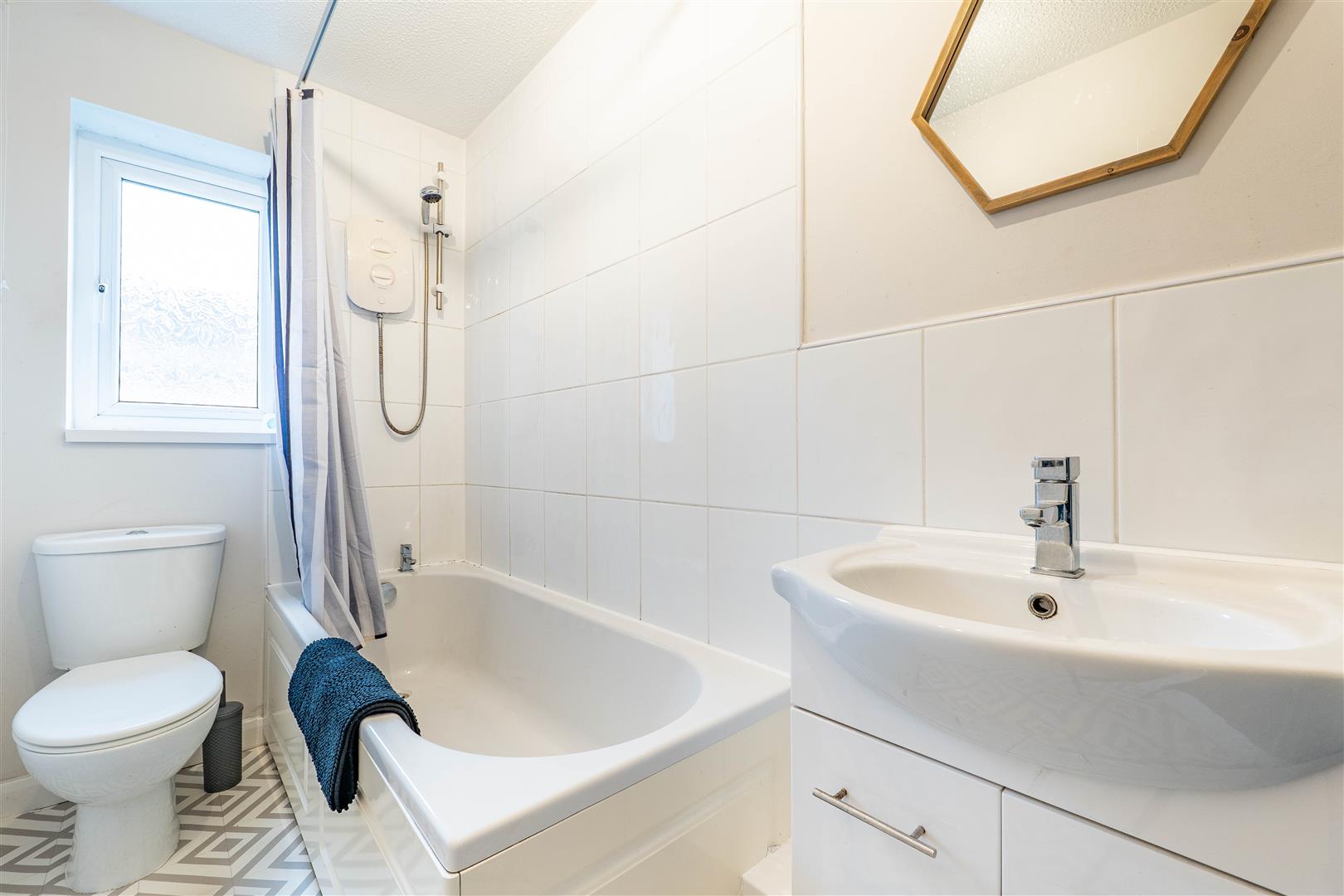 2 bed property in Aspendale Close, Preston
